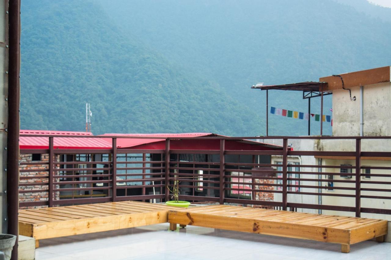 Hostel The Mountain View Rishīkesh Zewnętrze zdjęcie